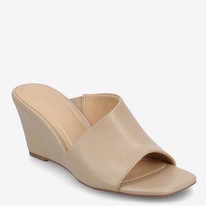 \Journee Collection\ NIB Clementine Wedge Sandal